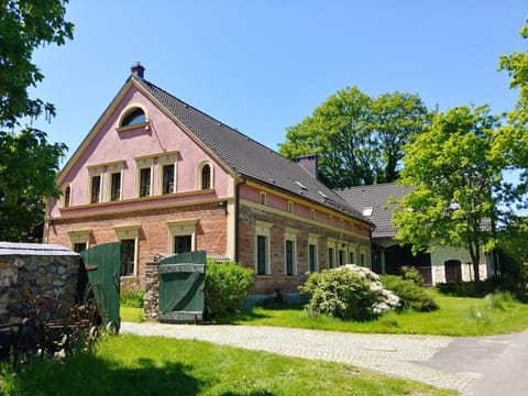 Property building, Day