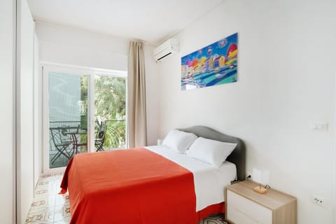 Bed, Balcony/Terrace, Bedroom, wardrobe