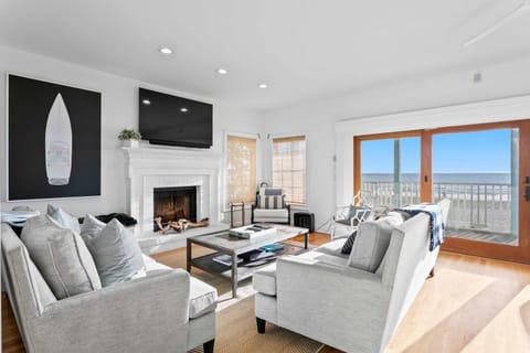 Walks on the Shores Private Beach Front Access House in Indian Shores