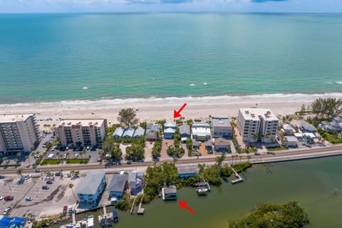 Walks on the Shores Private Beach Front Access House in Indian Shores