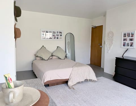 Bed, Decorative detail, Bedroom