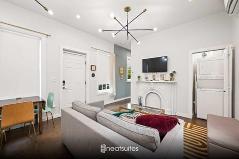 Free Downtown Parking Walk to Stadiums and Shopping Apartment in Licking Riverside