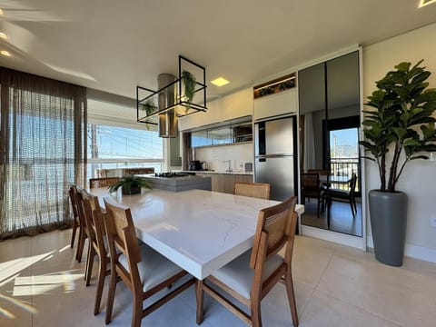 Kitchen or kitchenette, Dining area, Lunch