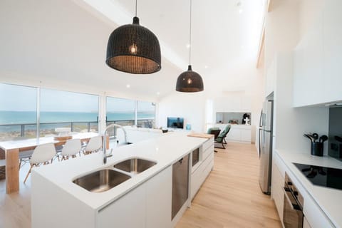 Kitchen or kitchenette, Living room, Dining area