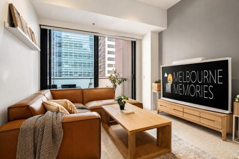 TV and multimedia, Living room, Seating area, Evening entertainment