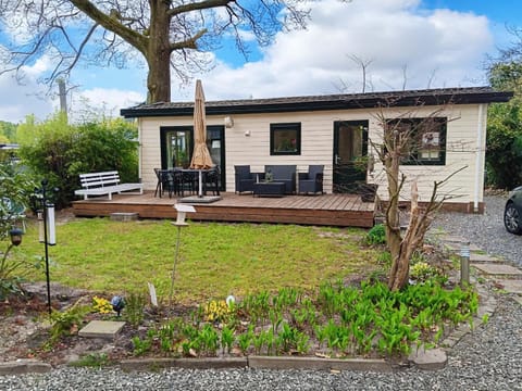 Property building, Facade/entrance, Off site