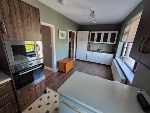 Cuchulainn Townhouse Bed and Breakfast in Galway