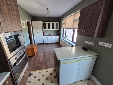 Cuchulainn Townhouse Bed and Breakfast in Galway