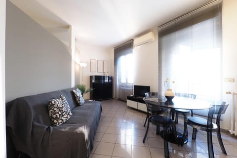 TV and multimedia, Living room, Dining area