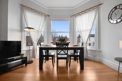 TV and multimedia, Dining area