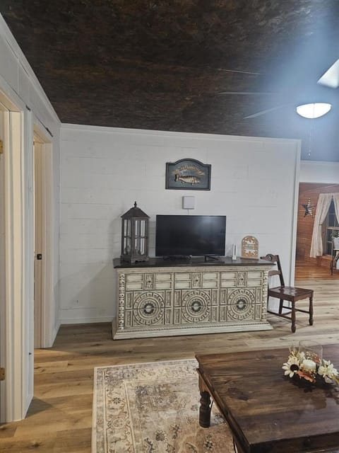 Cabin near Dogwood Canyon, Top of the Rock, Branson Cabin in Table Rock Lake