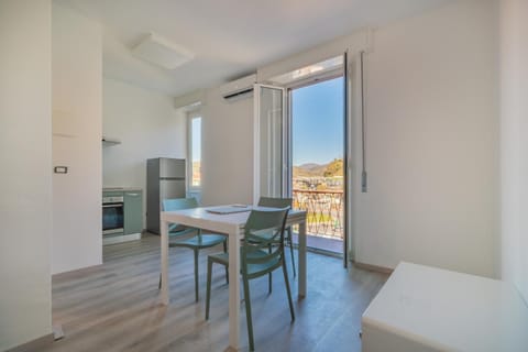 Bolzaneto Fresh & Brigh Apartment in Genoa