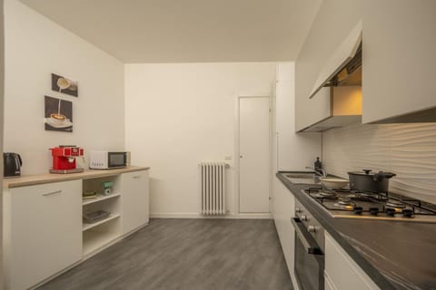 dishwasher, microwave, oven, stove, kitchen