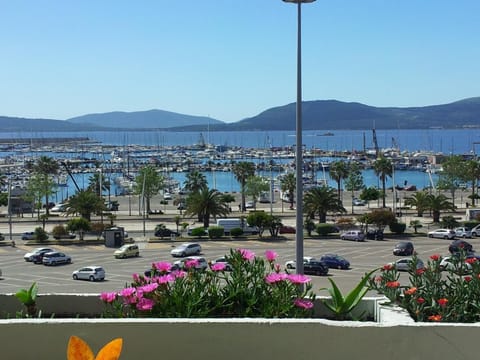 Property building, Balcony/Terrace, Mountain view, Sea view
