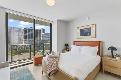 Bed, Seating area