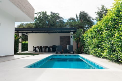 Swimming pool, Swimming pool