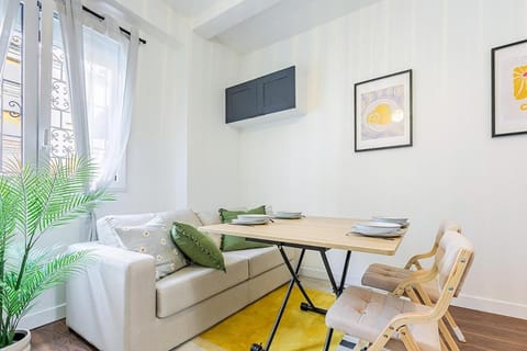 Charmant Duplex rénové proche Paris Apartment in Vincennes