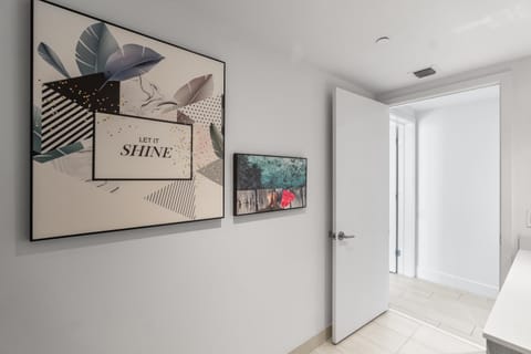 Spectacular 3br and 2ba in Hyde Beach House Apartment hotel in Hollywood Beach