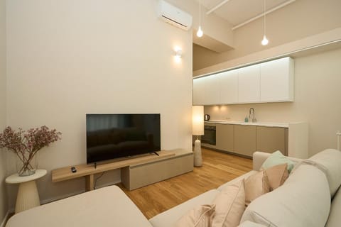 Communal lounge/ TV room, TV and multimedia, Living room