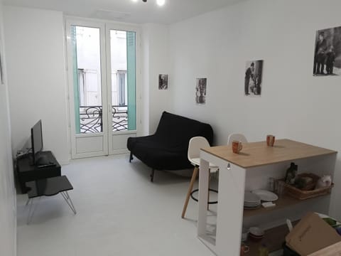 TV and multimedia, Living room, Dining area