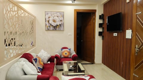 Communal lounge/ TV room, TV and multimedia, Seating area