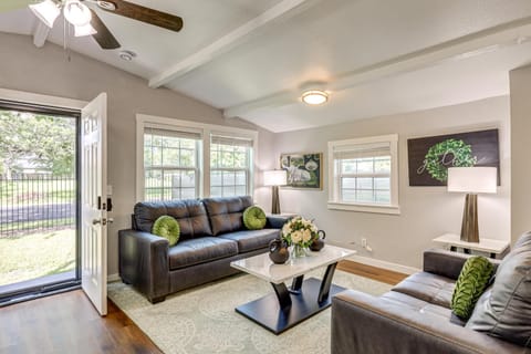 2 Mi to Dtwn Stylish Family Home in Waco! House in Waco