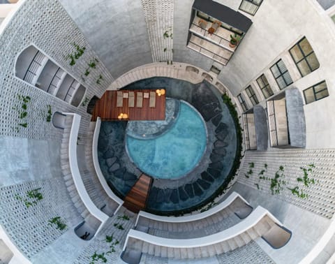 Pool view, Swimming pool, sunbed