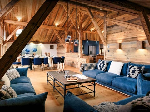 Winter, Living room, Seating area