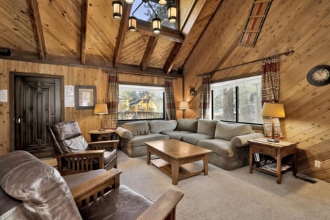 Crystal Pines at Big Bear Lake Walk to Boulder Bay Park Family-Friendly Retreat House in Big Bear