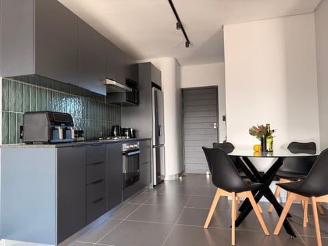 Majestic Mountain views in the Cape Town Winelands Apartment in Stellenbosch