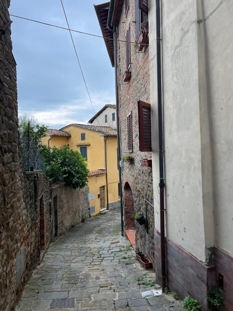 Property building, Day, Neighbourhood, Street view