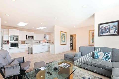 Spacious Single Level Home In Poway House in Rancho Bernardo