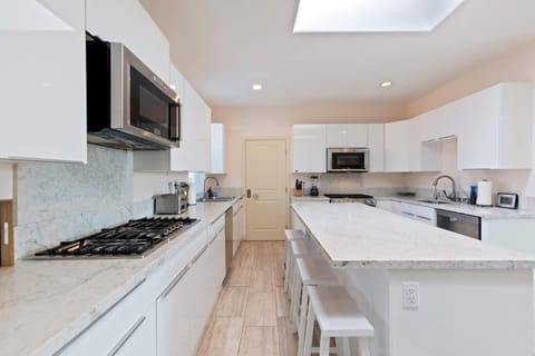 Spacious Single Level Home In Poway House in Rancho Bernardo