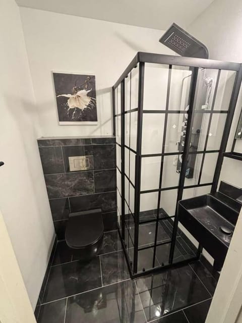 Queen with Private Dedicated Spa Bath Vacation rental in Miami