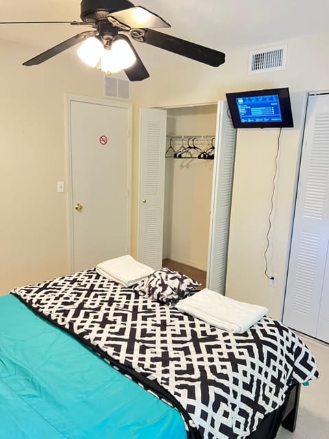 Queen with Private Dedicated Spa Bath Vacation rental in Miami