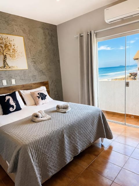 Bed, TV and multimedia, Mountain view, Sea view, towels, air conditioner