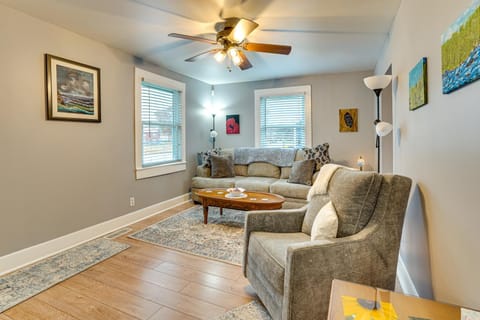 2 Mi to Dtwn Paducah! Family Getaway with Yard House in Paducah