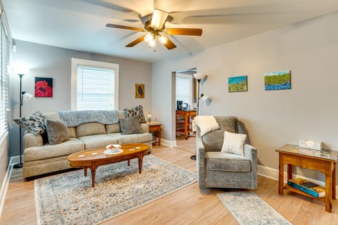 2 Mi to Dtwn Paducah! Family Getaway with Yard House in Paducah