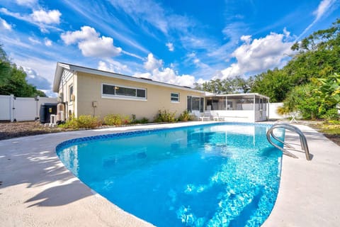 Spacious Casselberry House with Backyard Pool House in Casselberry