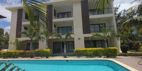 Property building, Pool view