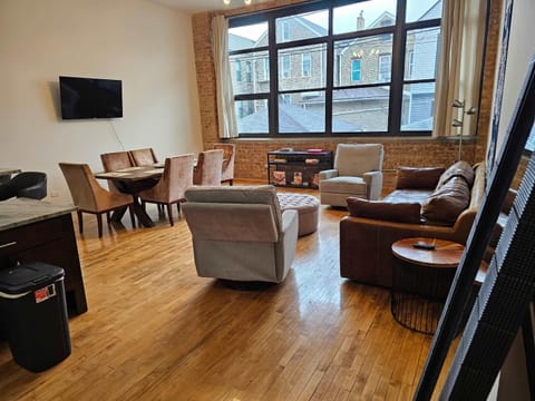 4 Bedroom Sleeps 20 people Apartment in Lower West Side