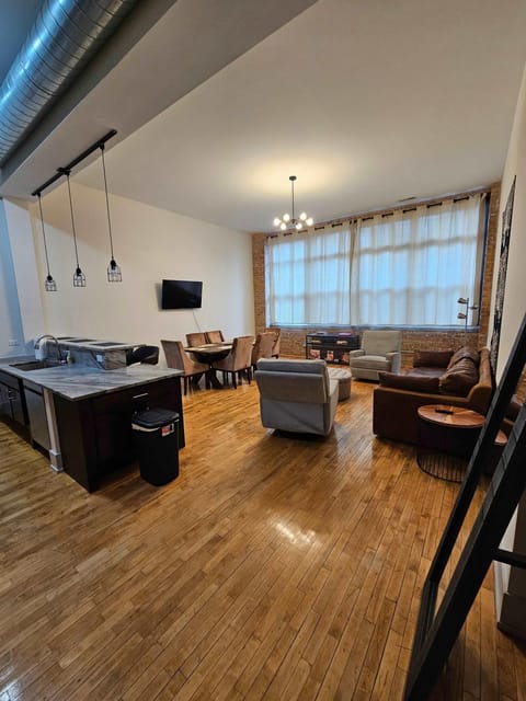 4 Bedroom Sleeps 20 people Apartment in Lower West Side