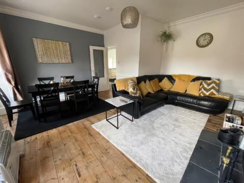 Home in Forres, Moray Apartment in High Street