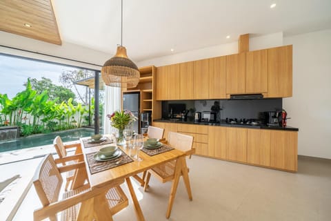 Living room, Pool view, kitchen