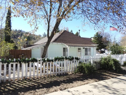 Property building, Garden, Street view