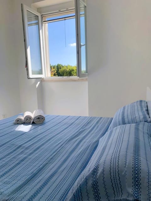 Bed, View (from property/room), Bedroom, towels