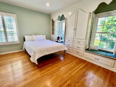 Spacious Beverly Hills Area Home 5BR Pool Spa Game House in Beverly Hills