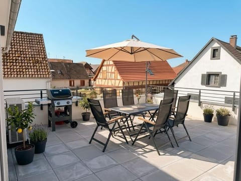 Patio, BBQ facilities, Dining area