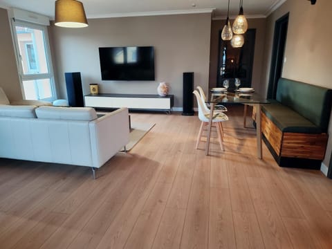Living room, Dining area