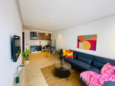 TV and multimedia, Kitchen or kitchenette, Living room, Seating area